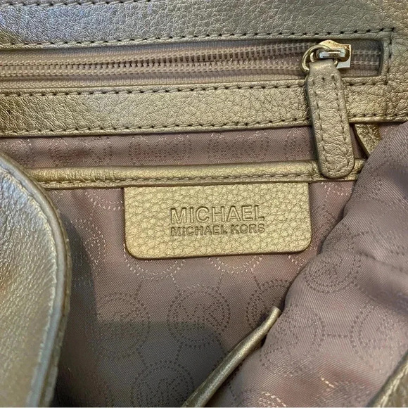 Metallic Gold Michael Kors Jet Set Bag - Picture 4 of 6